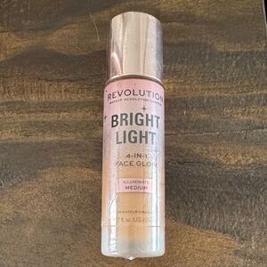 Revolution Bright Light Face Glow – 4 in 1 Medium